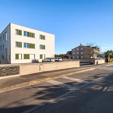 Am-porec Lägenhet *